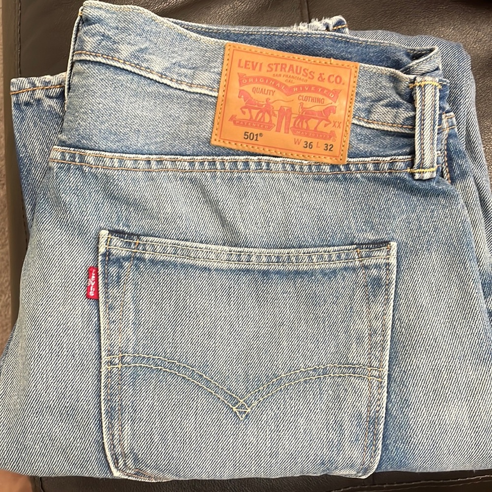 Levi’s Mens 501 - 36 x 32 jeans NWT